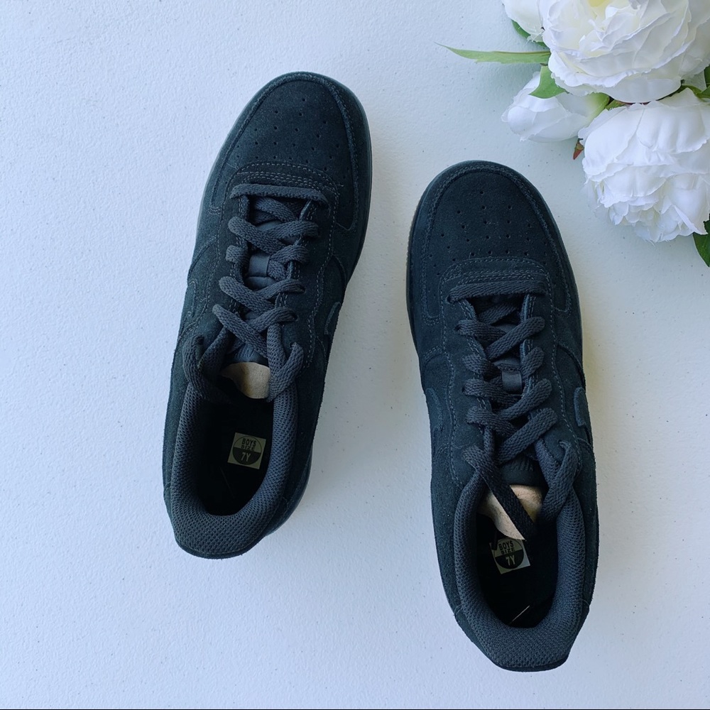 Nike Air Force 1 Prem Black Suede NWT - Picture 6 of 9